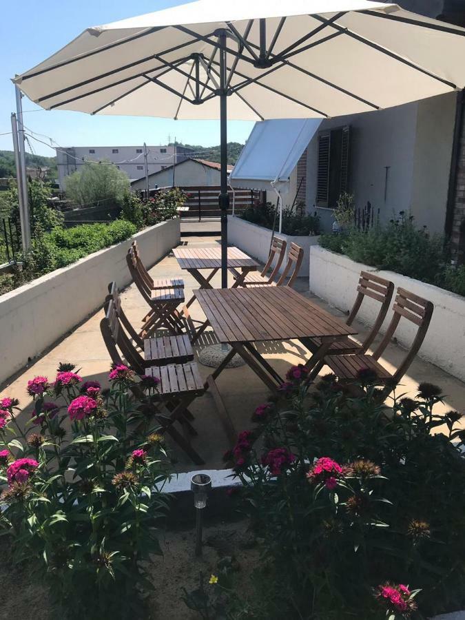 Sara'S Villa Shkoder Exterior photo
